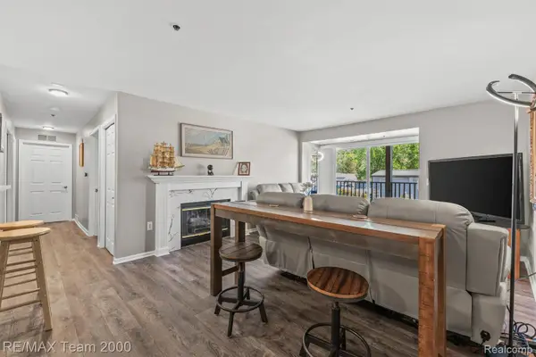 37522 Jefferson Avenue #102, HarrisonTownship, MI 48045