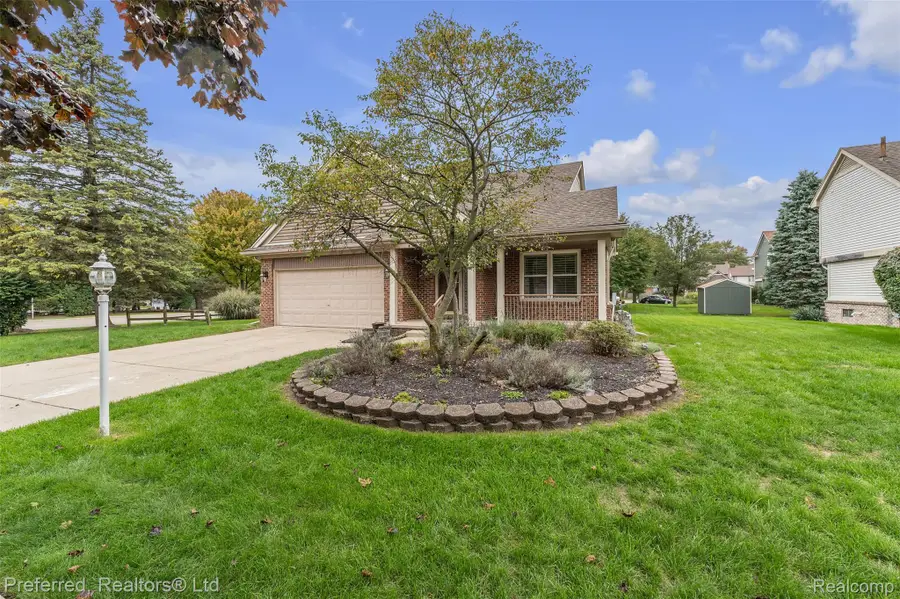 38386 Oakwest Drive, Westland, MI 48185 - #2