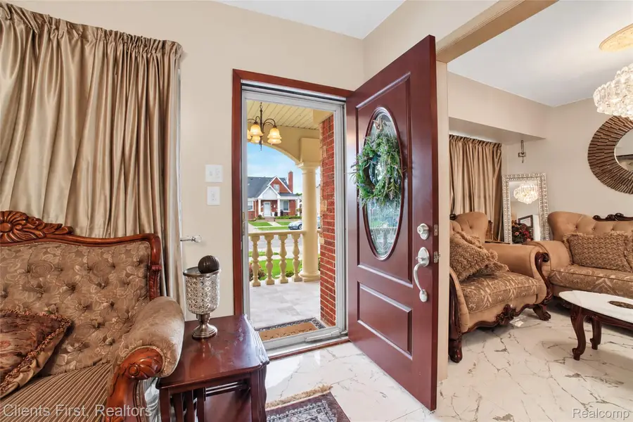 5430 Chase Road, Dearborn, MI 48126 - #3