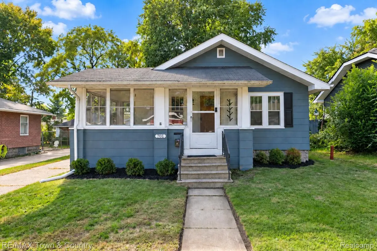 701 Saint Clair Avenue, Flint, MI 48504 - #1