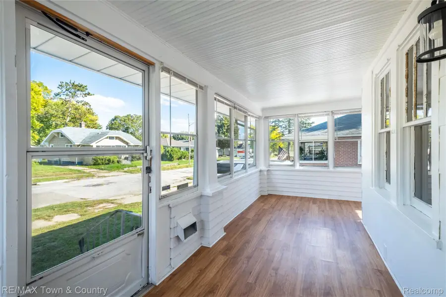 701 Saint Clair Avenue, Flint, MI 48504 - #3