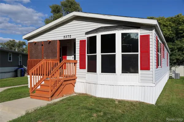 2370 N Dundee Ct, Highland, MI 48034