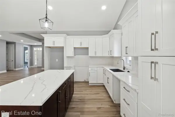 12280 Worthington, GrandBlanc, MI 48439