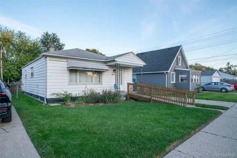 26044 Clancy Street, Roseville, MI 48066 - #2