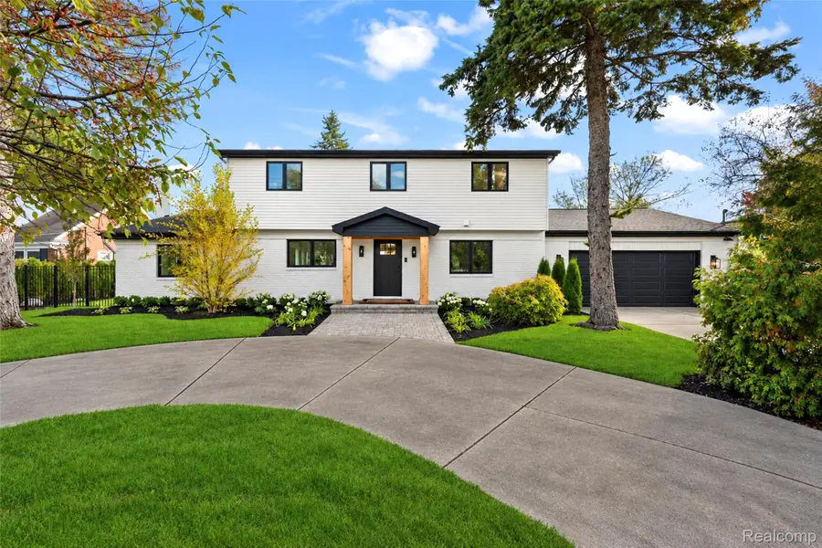 4505 Linwood Street, West Bloomfield, MI 48324 - #2