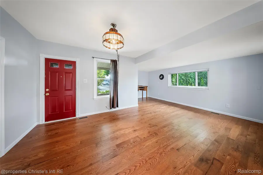 16243 Owen Avenue, Eastpointe, MI 48021 - #3