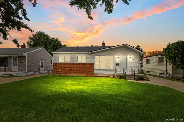 873 Schuman Street, GardenCity, MI 48135