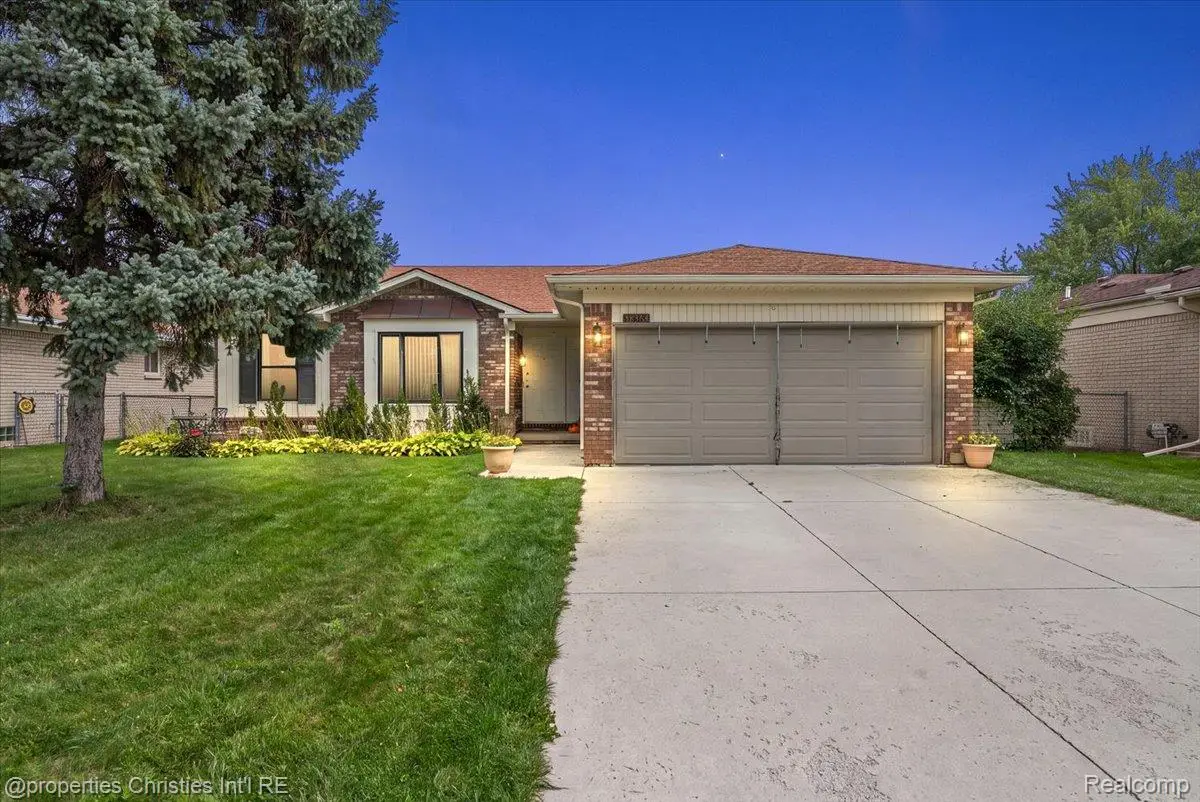 38364 Yonkers Drive, Sterling Heights, MI 48310 - #1