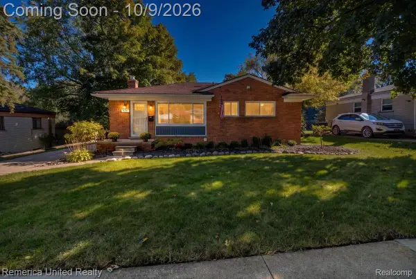 826 Squire Lane, Milford, MI 48381