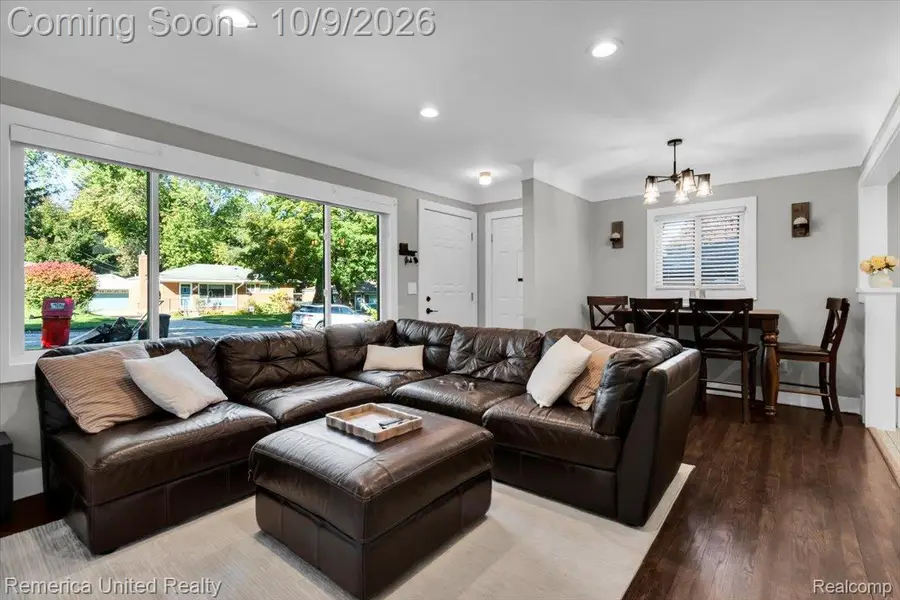 826 Squire Lane, Milford, MI 48381 - #2