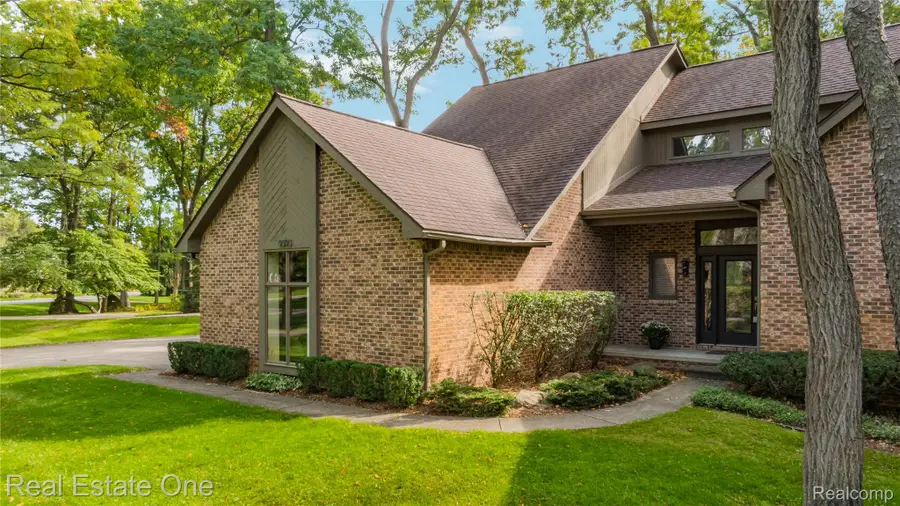 9393 Arbor Way, Commerce, MI 48382 - #2