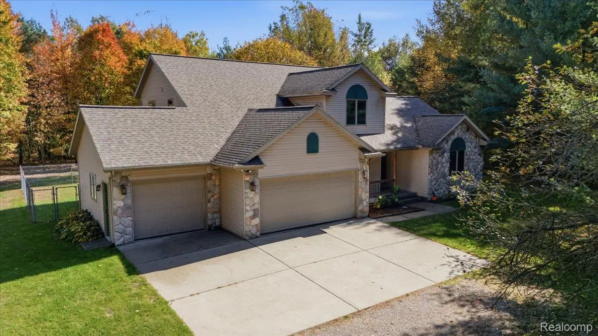 7055 Oak Park Drive, Vassar, MI 48768 - #1