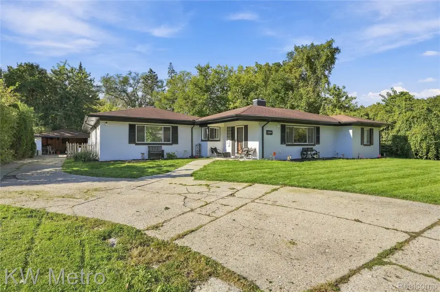 19156 Old Homestead Drive, Harper Woods, MI 48225 - #2