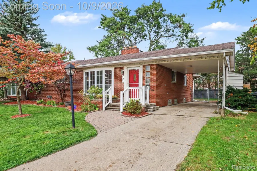 23207 Norcrest Drive, Saint Clair Shores, MI 48080 - #2