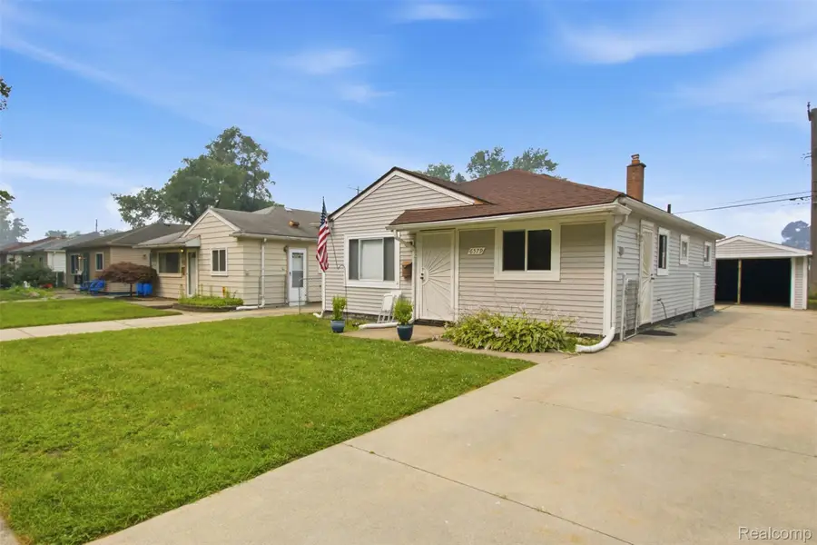 6579 N Highland Street, Dearborn Heights, MI 48127 - #2