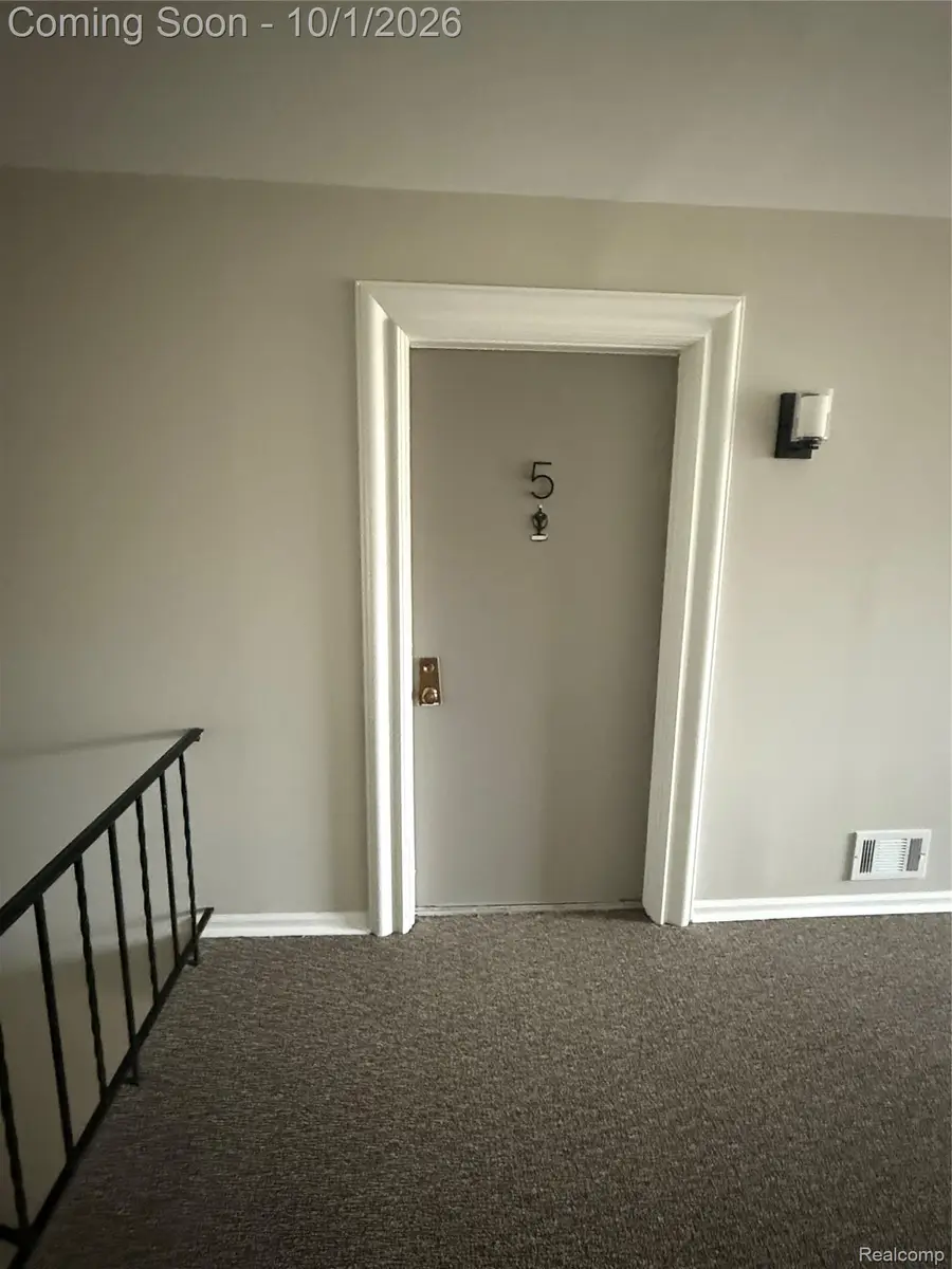 150 E Long Lake Road, Bloomfield Hills, MI 48304 - #3