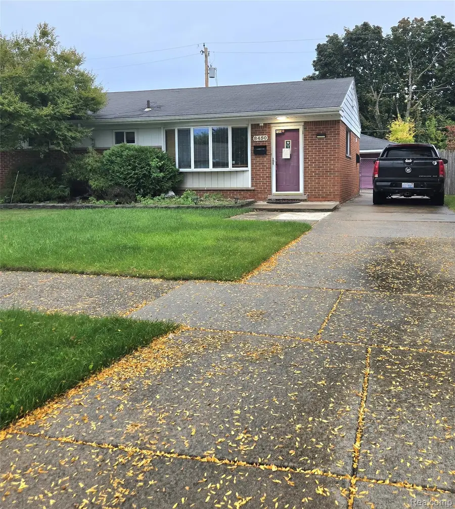 8450 Norborne Avenue, Dearborn Heights, MI 48127 - #3