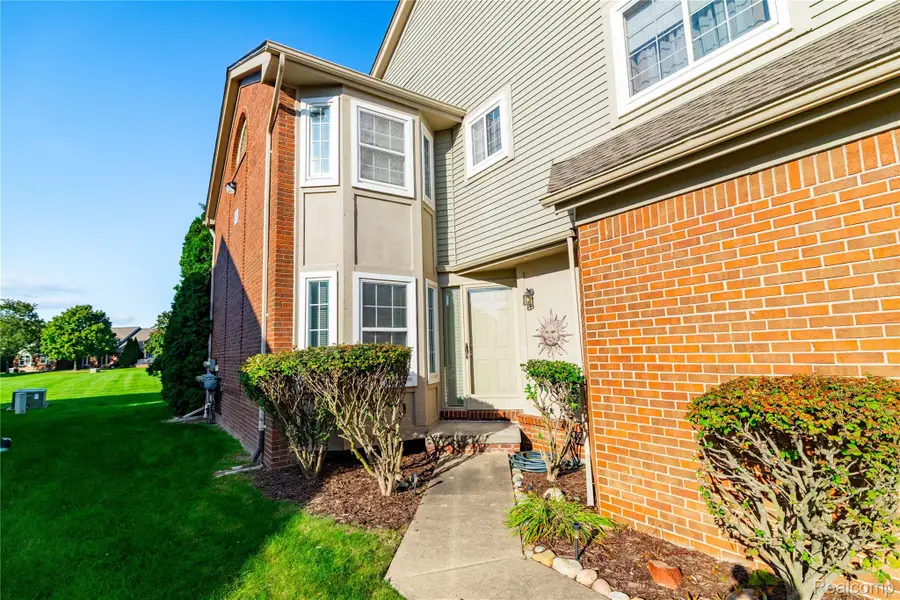 18632 Hilltop Drive, Riverview, MI 48193 - #3
