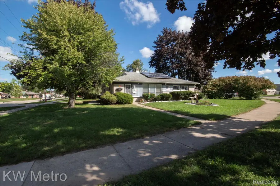 25405 Miracle Drive, Madison Heights, MI 48071 - #2