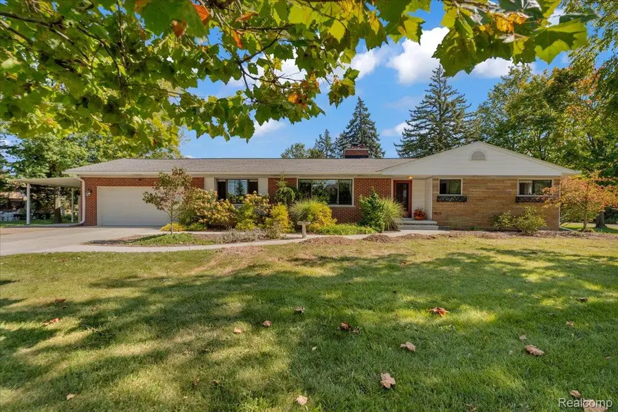 26215 Allen Road, Woodhaven, MI 48183 - #2