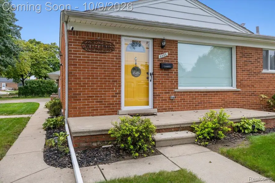 4892 Westlake Street, Dearborn Heights, MI 48125 - #2
