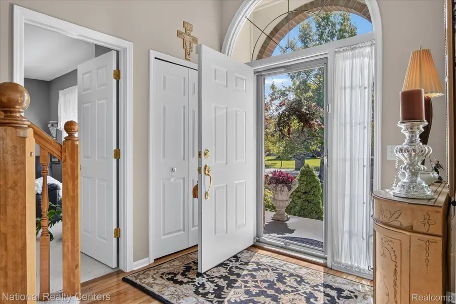 47708 Royal Pointe Drive, Canton, MI 48187 - #2