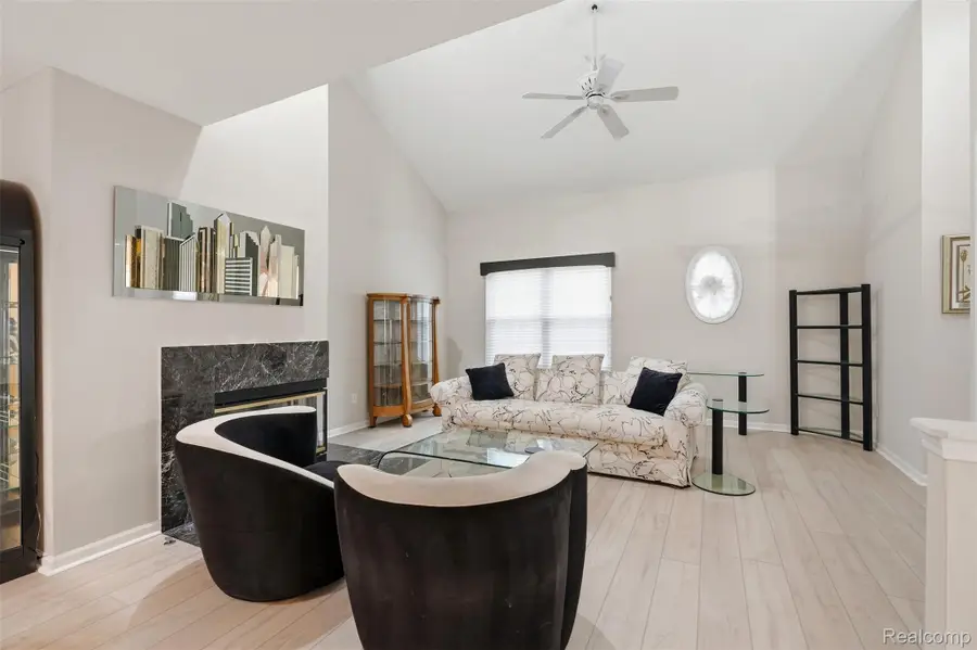 37 W Village Lane, Dearborn, MI 48124 - #3