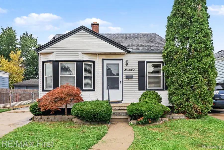 24890 Valley Avenue, Eastpointe, MI 48021 - #3