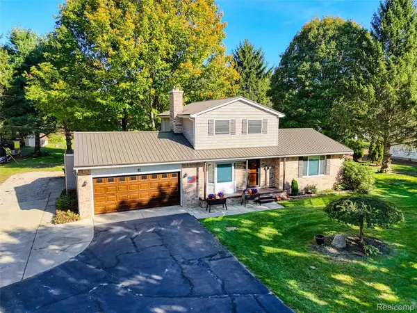 81 Groveland Drive, Howell, MI 48843