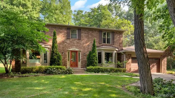 2768 Homewood Drive, Troy, MI 48098