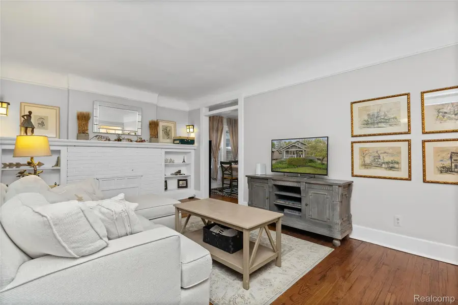 16260 Birwood Avenue, Beverly Hills, MI 48025 - #3