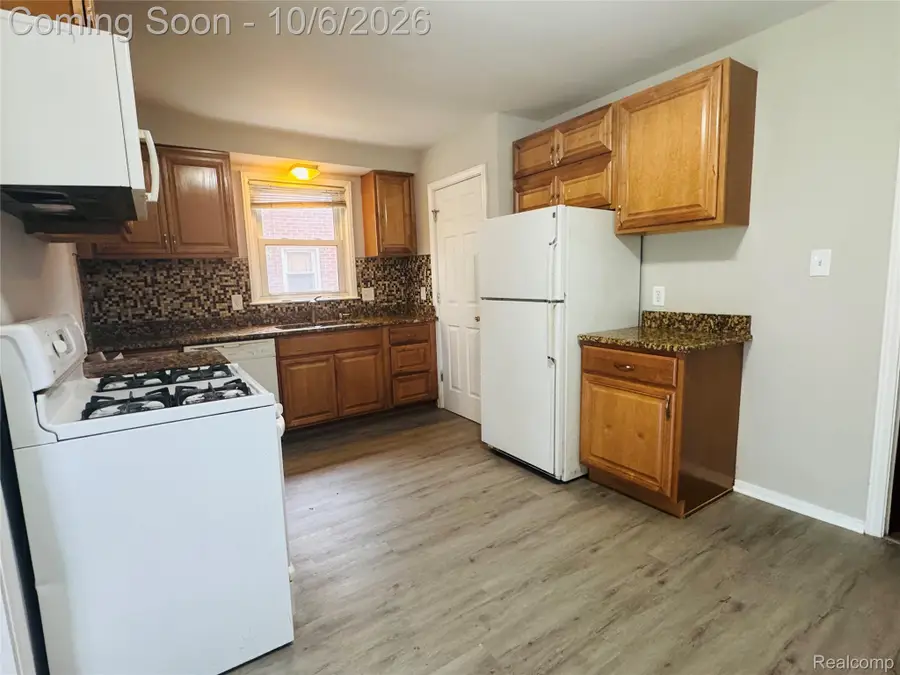15632 Englewood Avenue, Allen Park, MI 48101 - #3