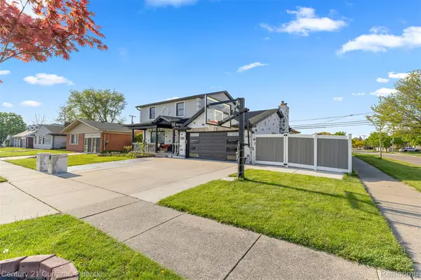 27006 Kingswood Drive, DearbornHeights, MI 48127