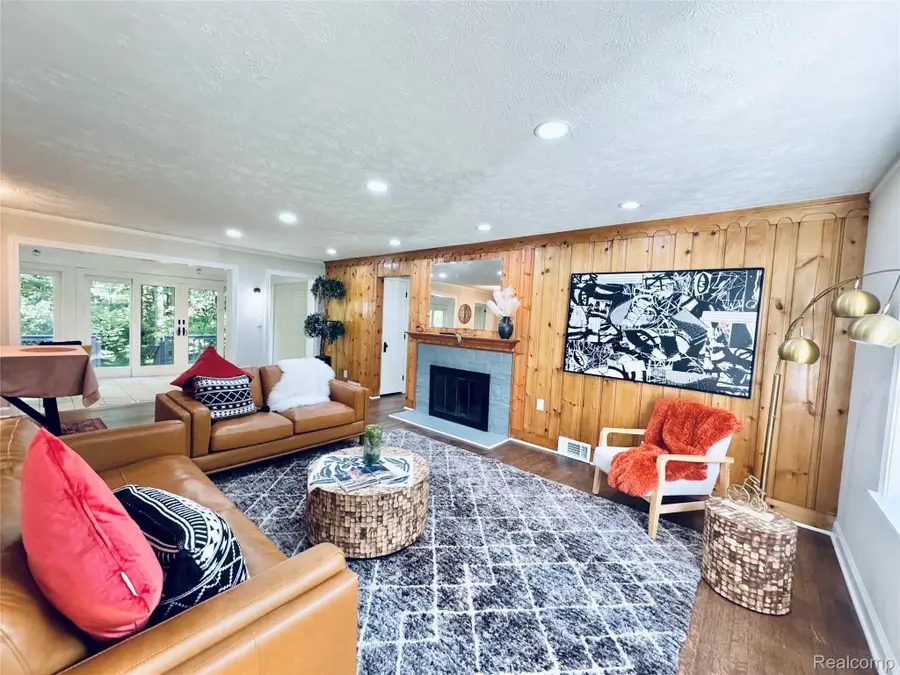 25400 Larkins Street, Southfield, MI 48033 - #3