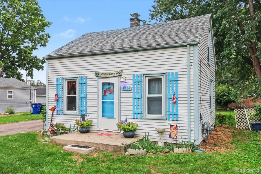 34609 Marquette Street, Westland, MI 48185 - #2