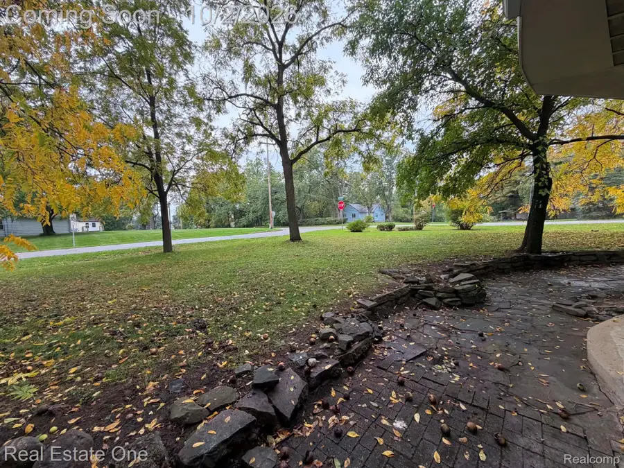 1131 Kettering Street, Burton, MI 48509 - #2