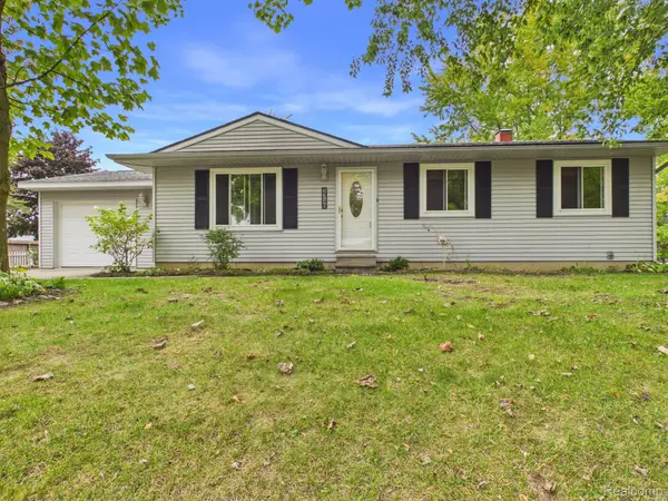 1716 Pilgrim Lane, Lapeer, MI 48446