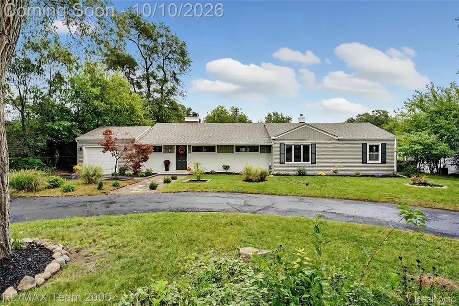 1611 Weymouth Street, West Bloomfield, MI 48324 - #2