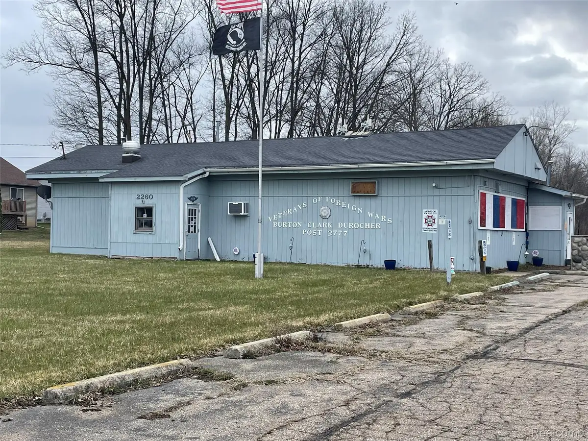 2260 S Belsay Street, Burton, MI 48519 - #1