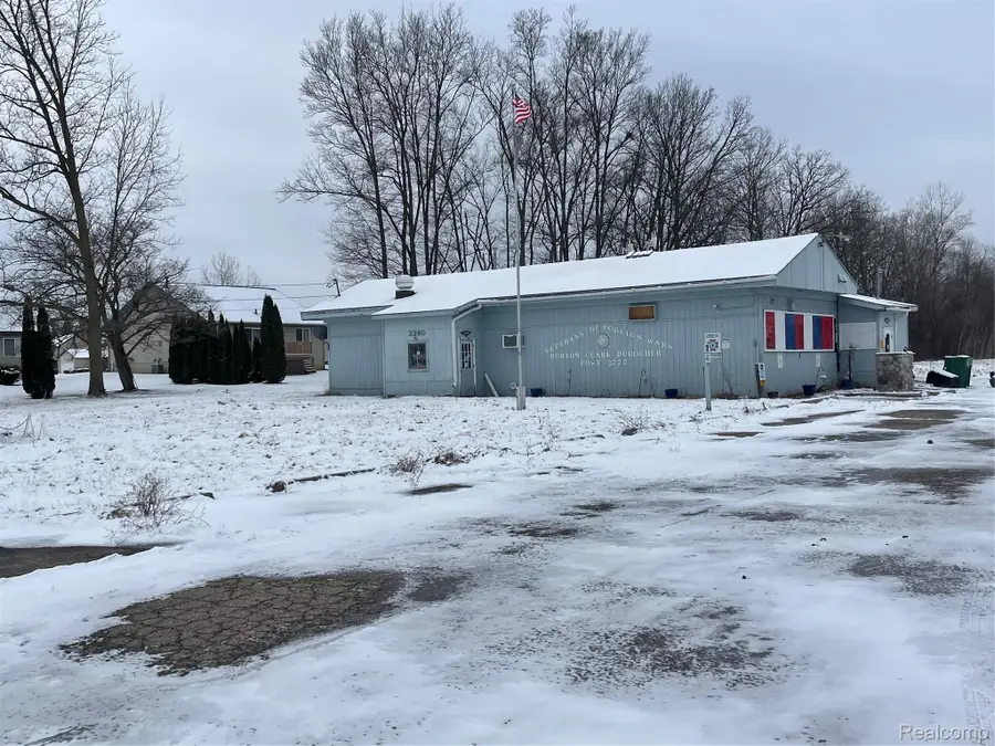 2260 S Belsay Street, Burton, MI 48519 - #3