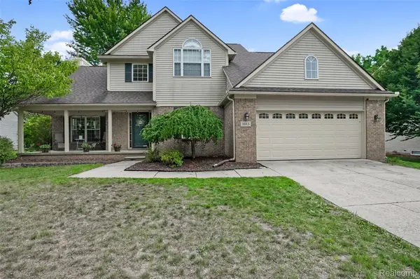 1013 Oak Cluster Drive, Howell, MI 48855