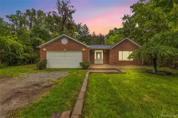 25348 Orchard Lake Road, FarmingtonHills, MI 48336