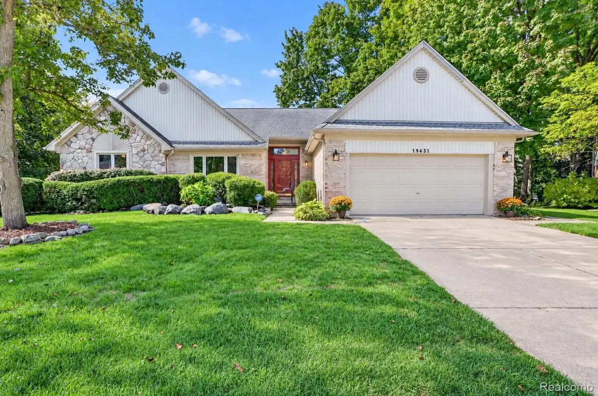 19431 Southampton Drive, Livonia, MI 48152 - #1