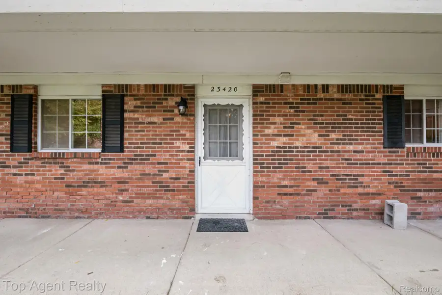 23420 Middlebelt Road, Farmington Hills, MI 48336 - #2