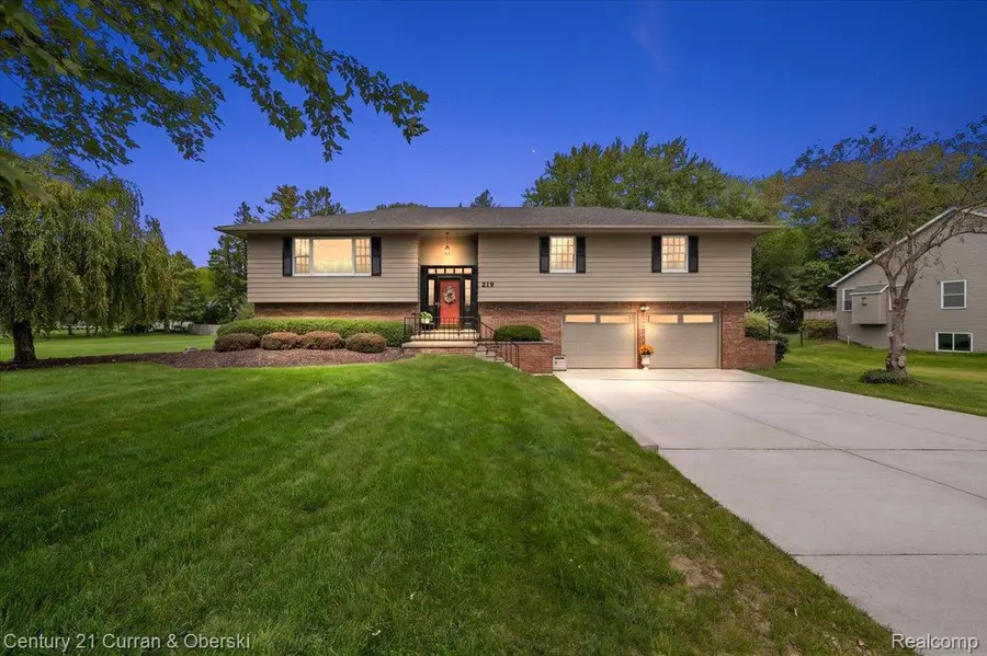 219 E Caledonia Street, Howell, MI 48843 - #2