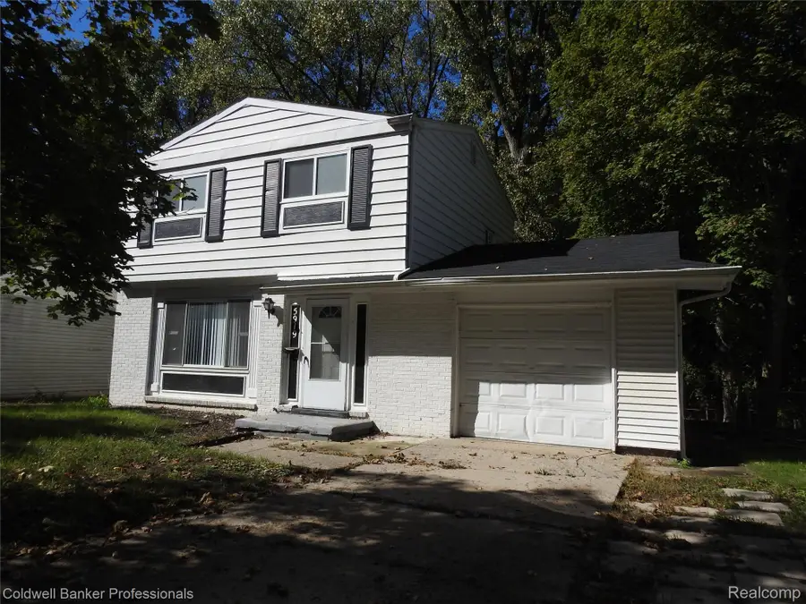 5919 Western Road, Flint, MI 48506 - #3