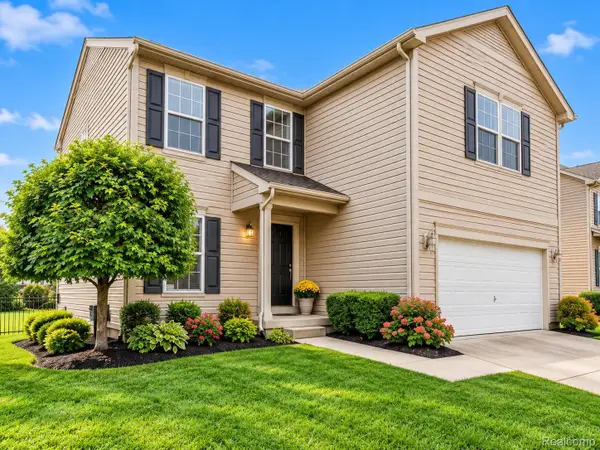 8601 Kalamazoo River Drive, Fowlerville, MI 48836