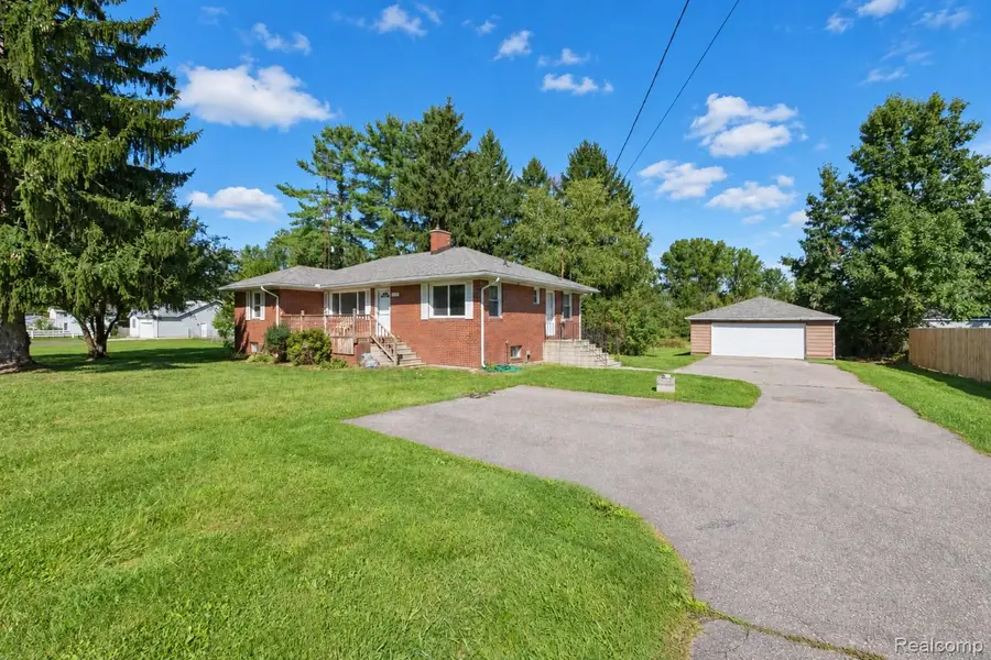 2432 W Farrand Road, Clio, MI 48420 - #2