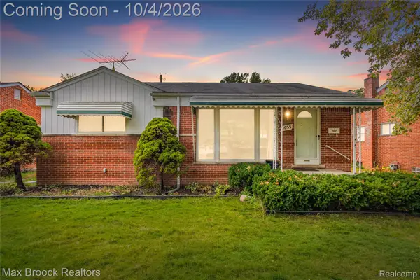 9055 Columbia, Redford, MI 48239
