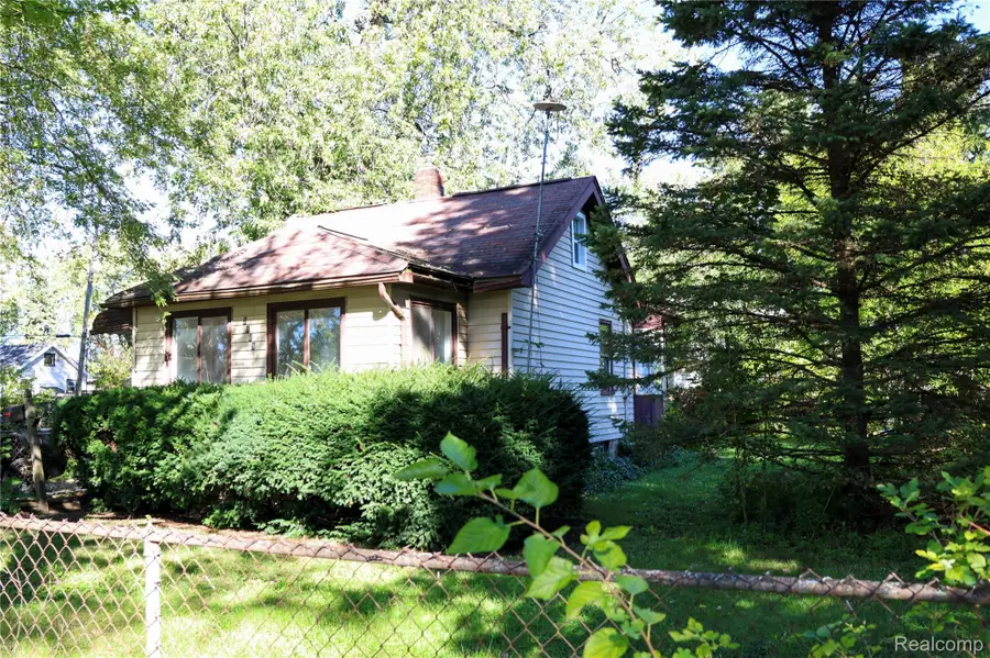 3119 Churchill Avenue, Flint, MI 48506 - #2